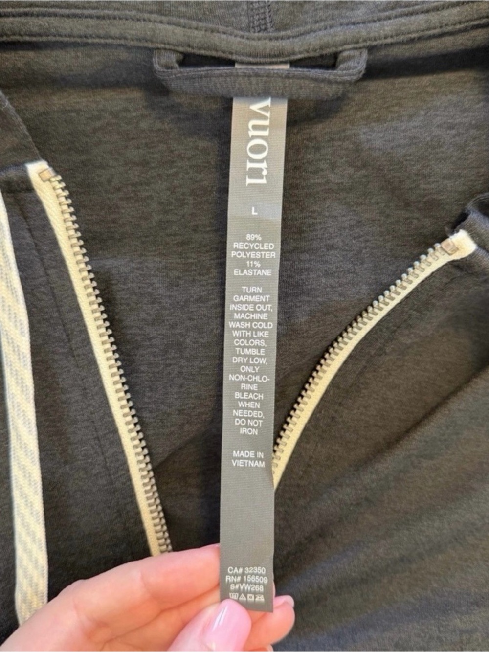 NWT Vuori Halo Performance Hoodie 2.0 Black Heather, L - Picture 3 of 5